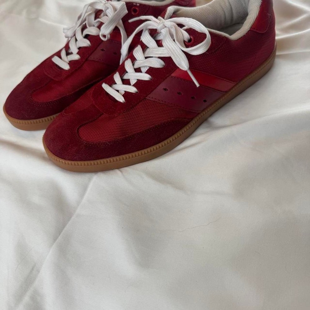 Original Penguin by Munsingwear retro sneakers in a rich burgundy/red colorway - Picture 5 of 6